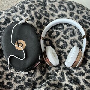 Beats by Dr Dre Solo 3 headphones with case and charging cable